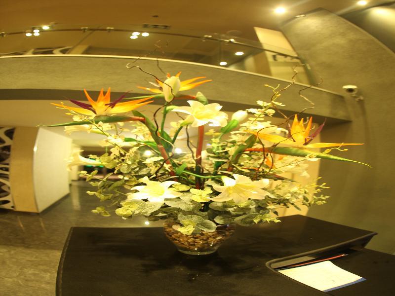 Avia Hotel & Resort Yehud-Monosson Exterior foto